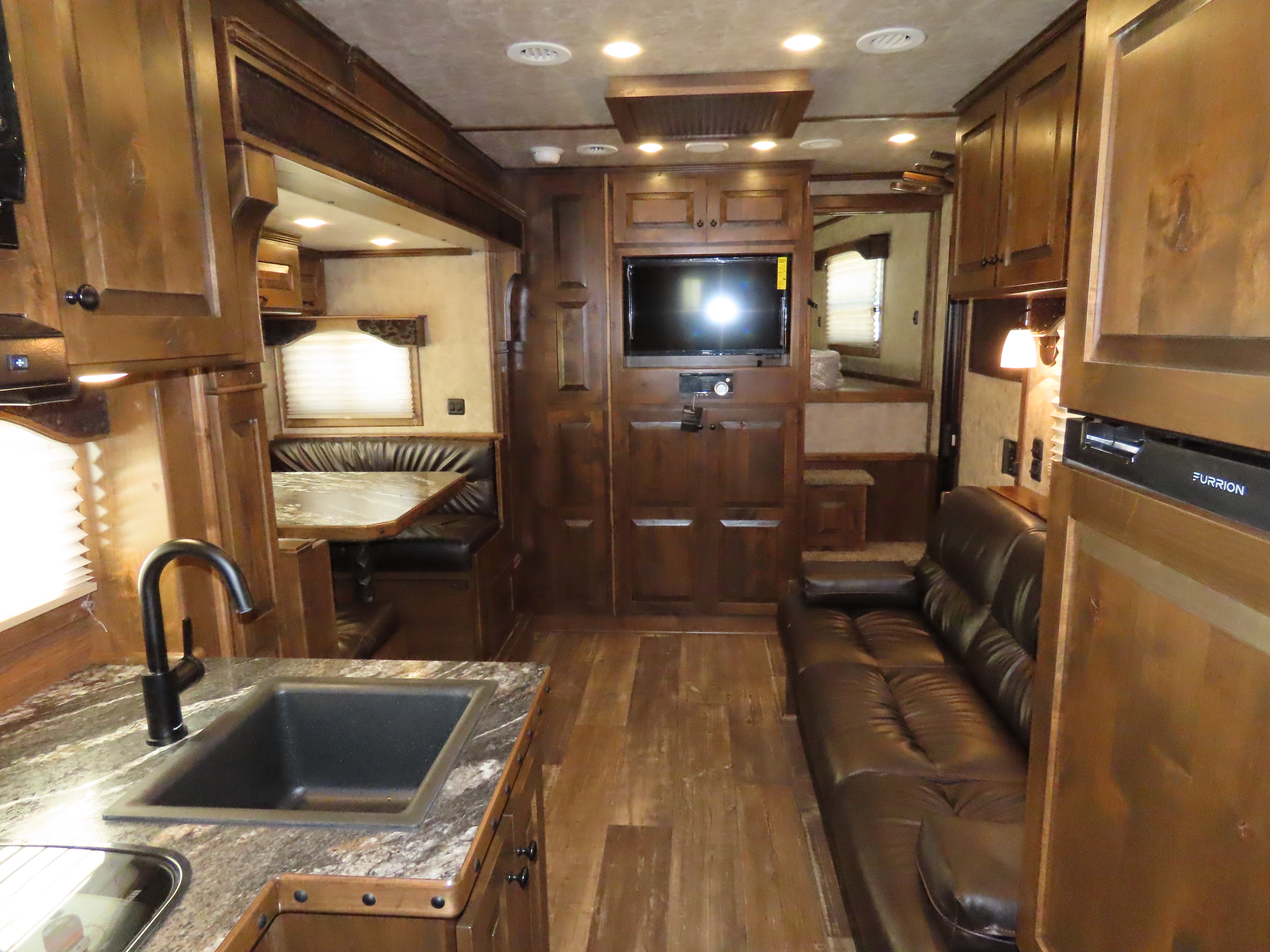 S527 4 Horse 15'4" SW Side load — photo 40