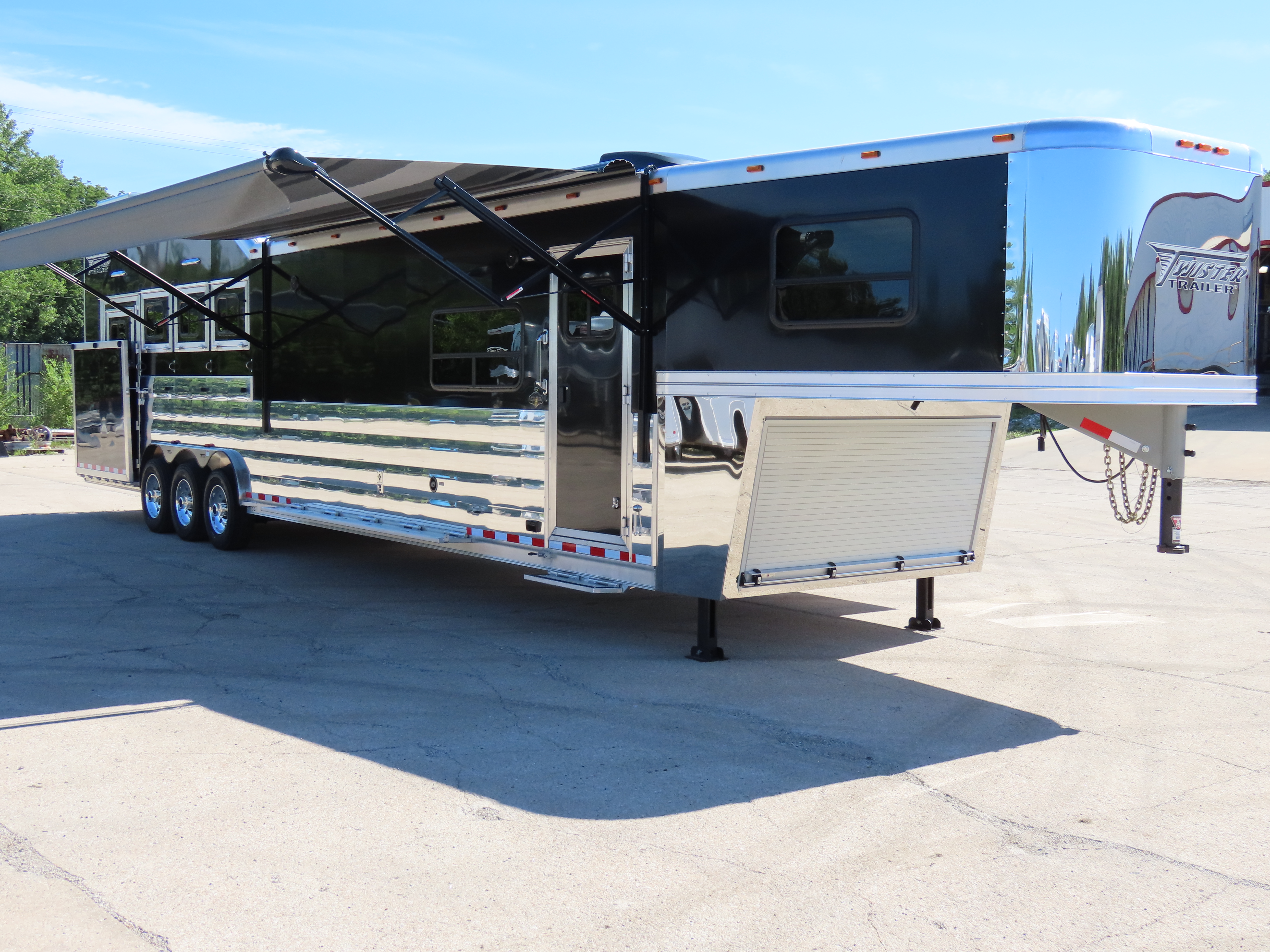 S527 4 Horse 15'4" SW Side load — photo 3