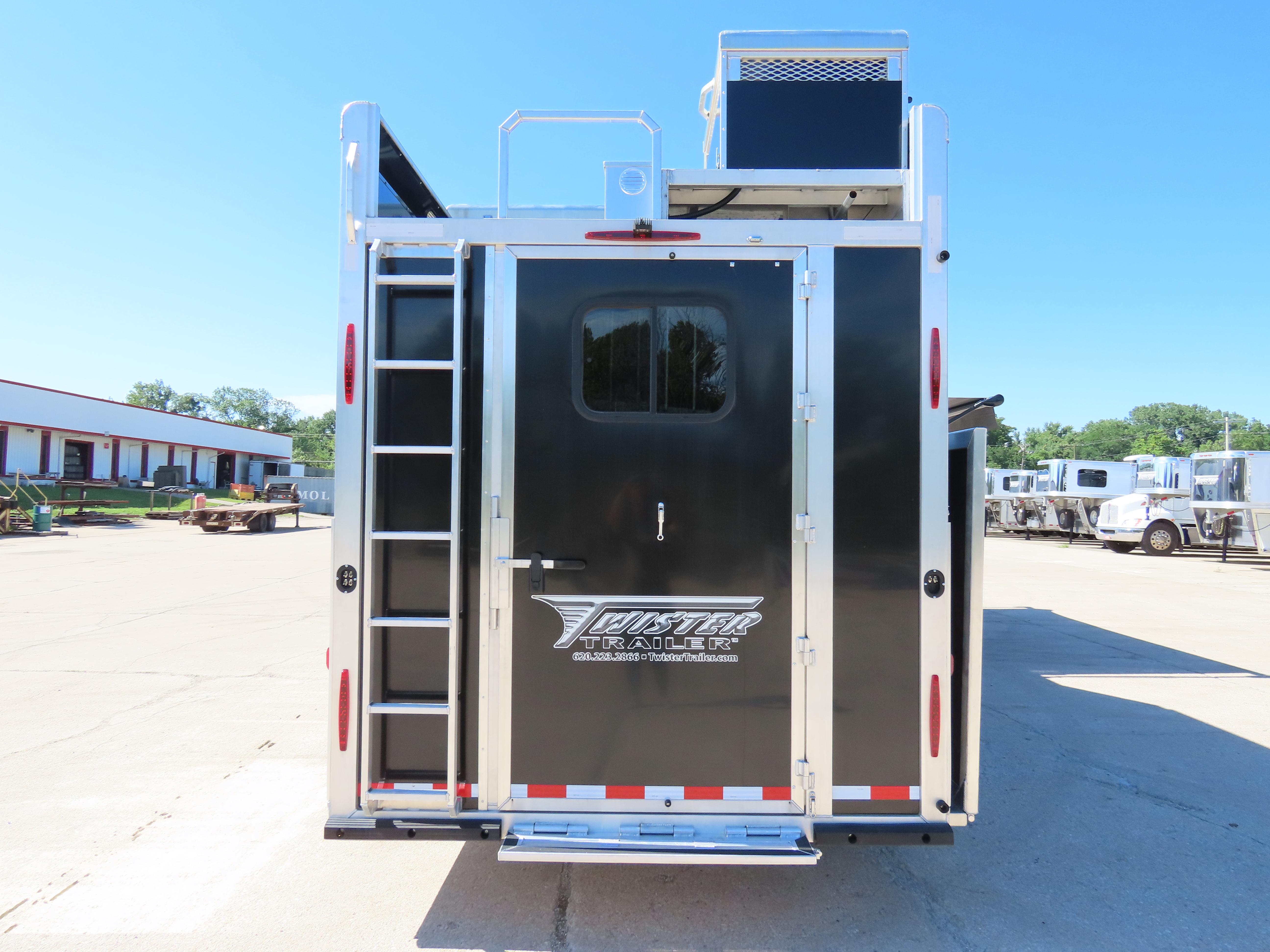 S527 4 Horse 15'4" SW Side load — photo 4