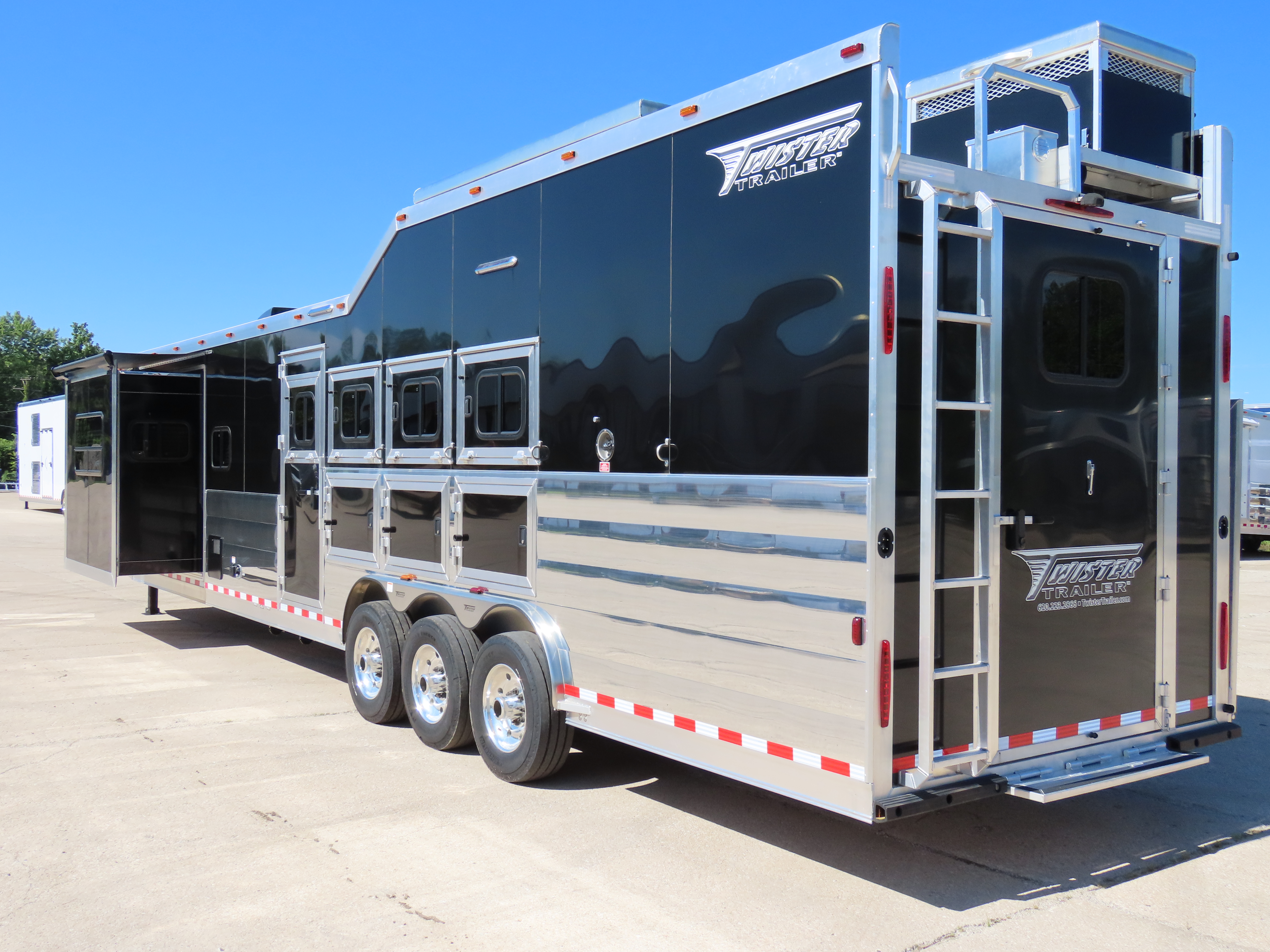 S527 4 Horse 15'4" SW Side load — photo 5