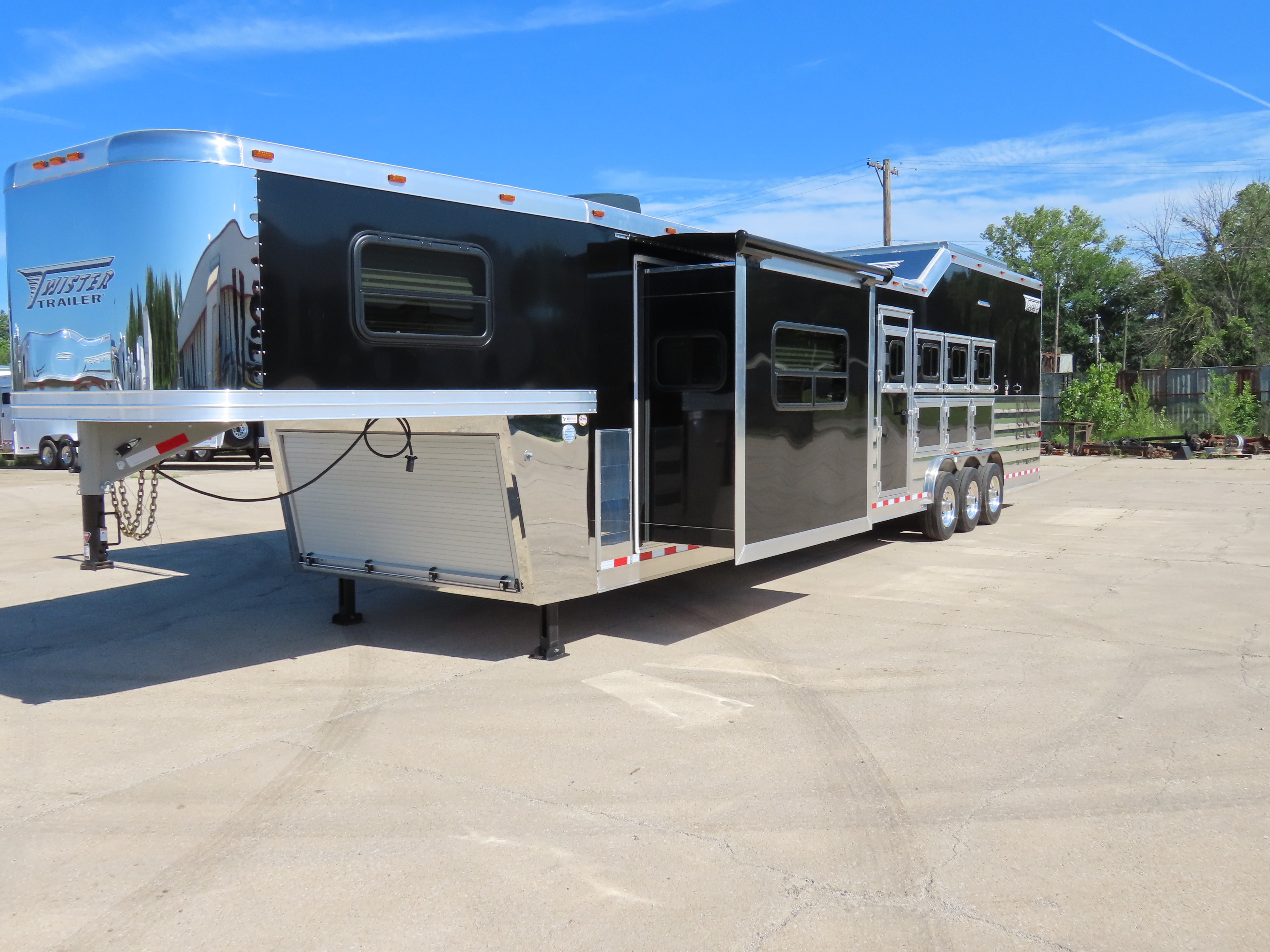S527 4 Horse 15'4" SW Side load — photo 7