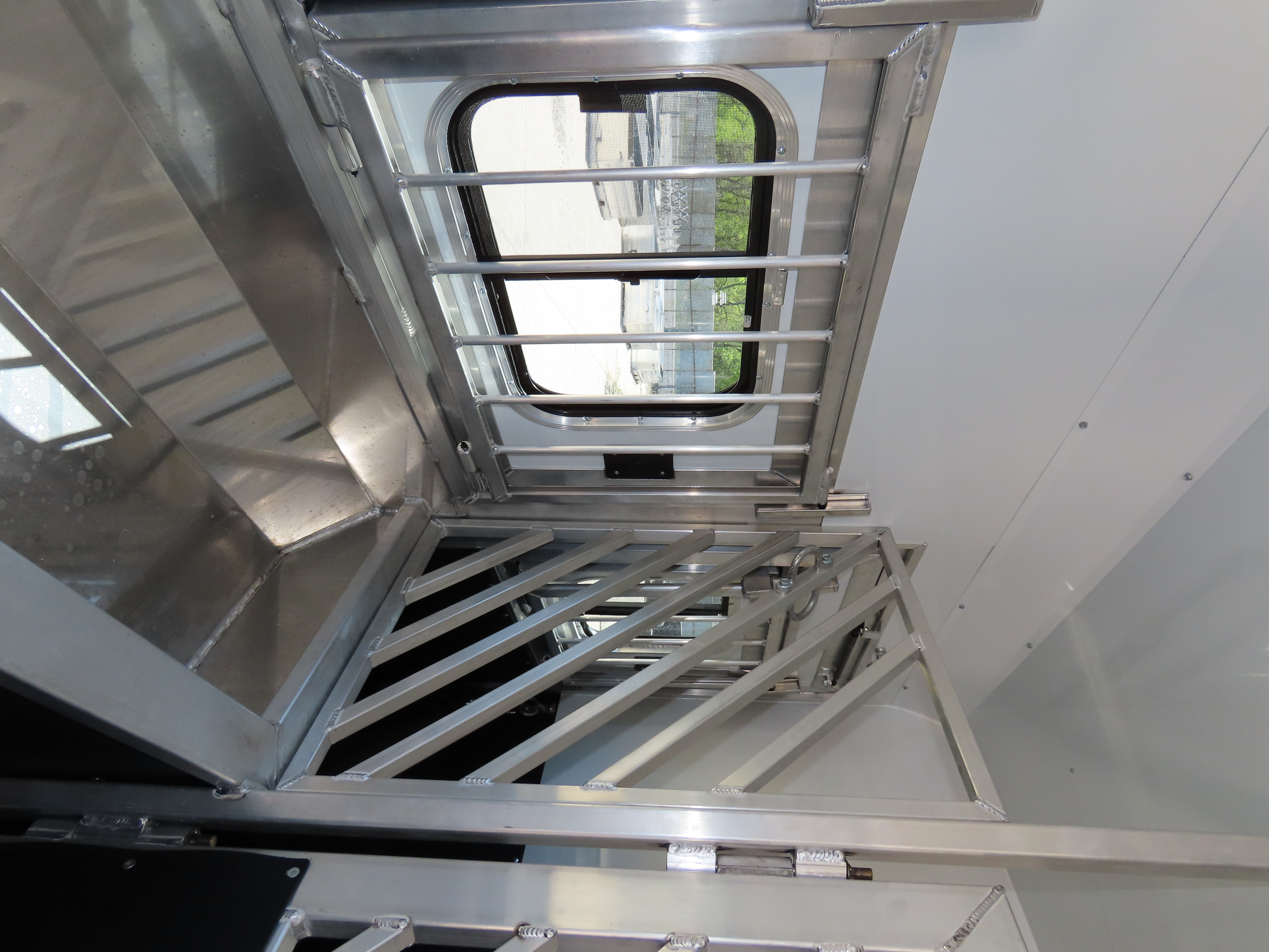 S527 4 Horse 15'4" SW Side load — photo 17