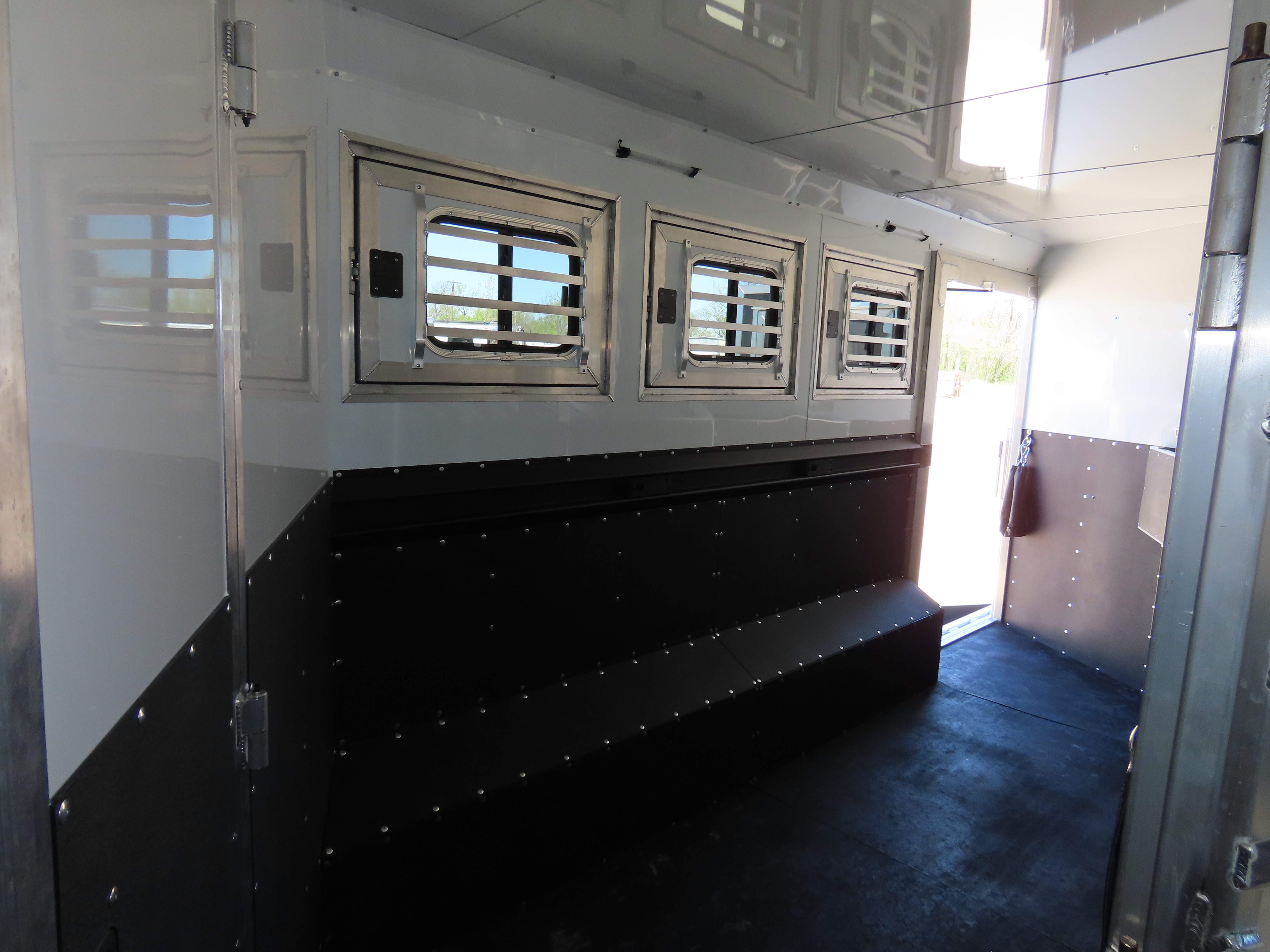 S527 4 Horse 15'4" SW Side load — photo 20