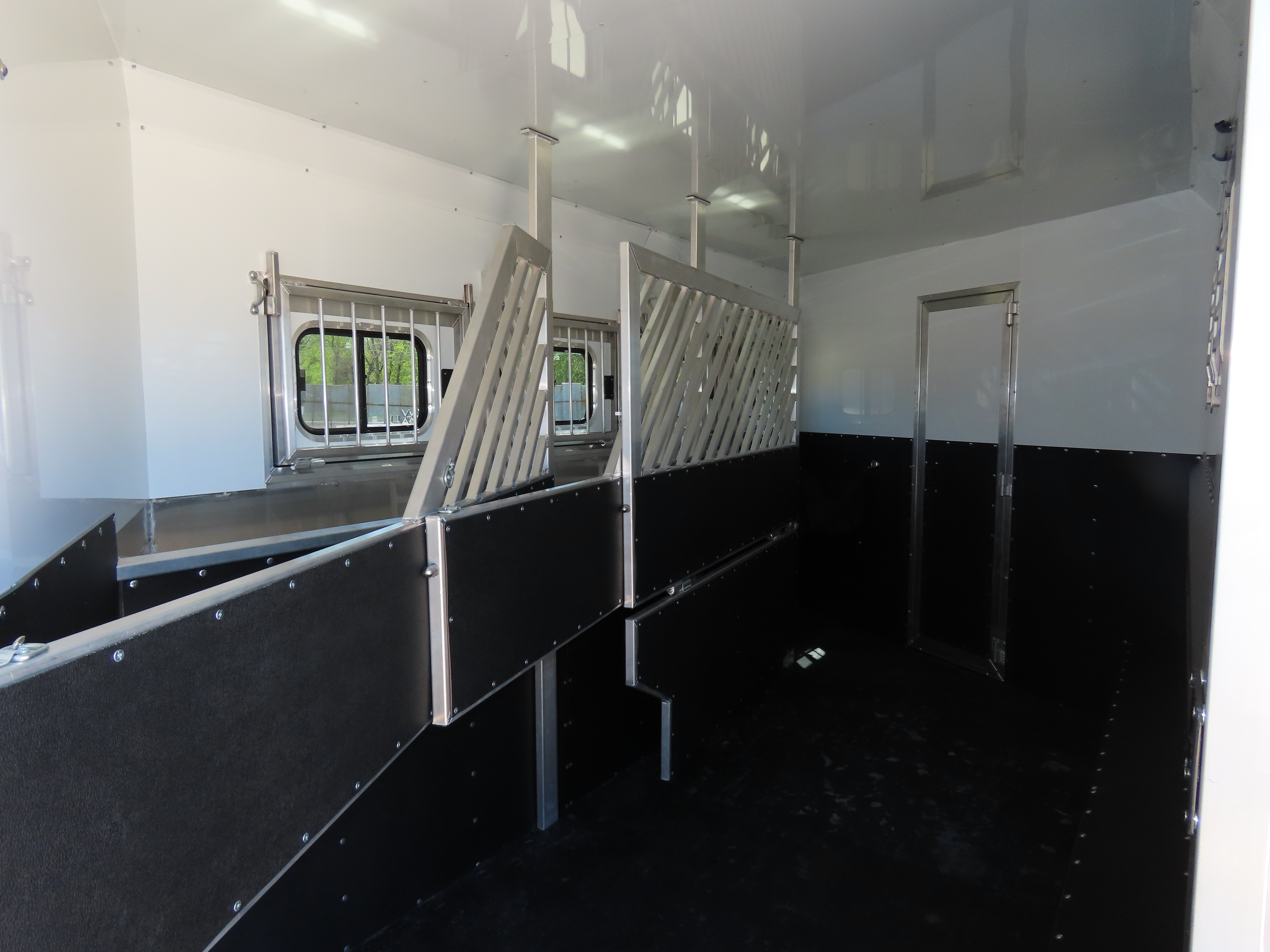 S527 4 Horse 15'4" SW Side load — photo 23