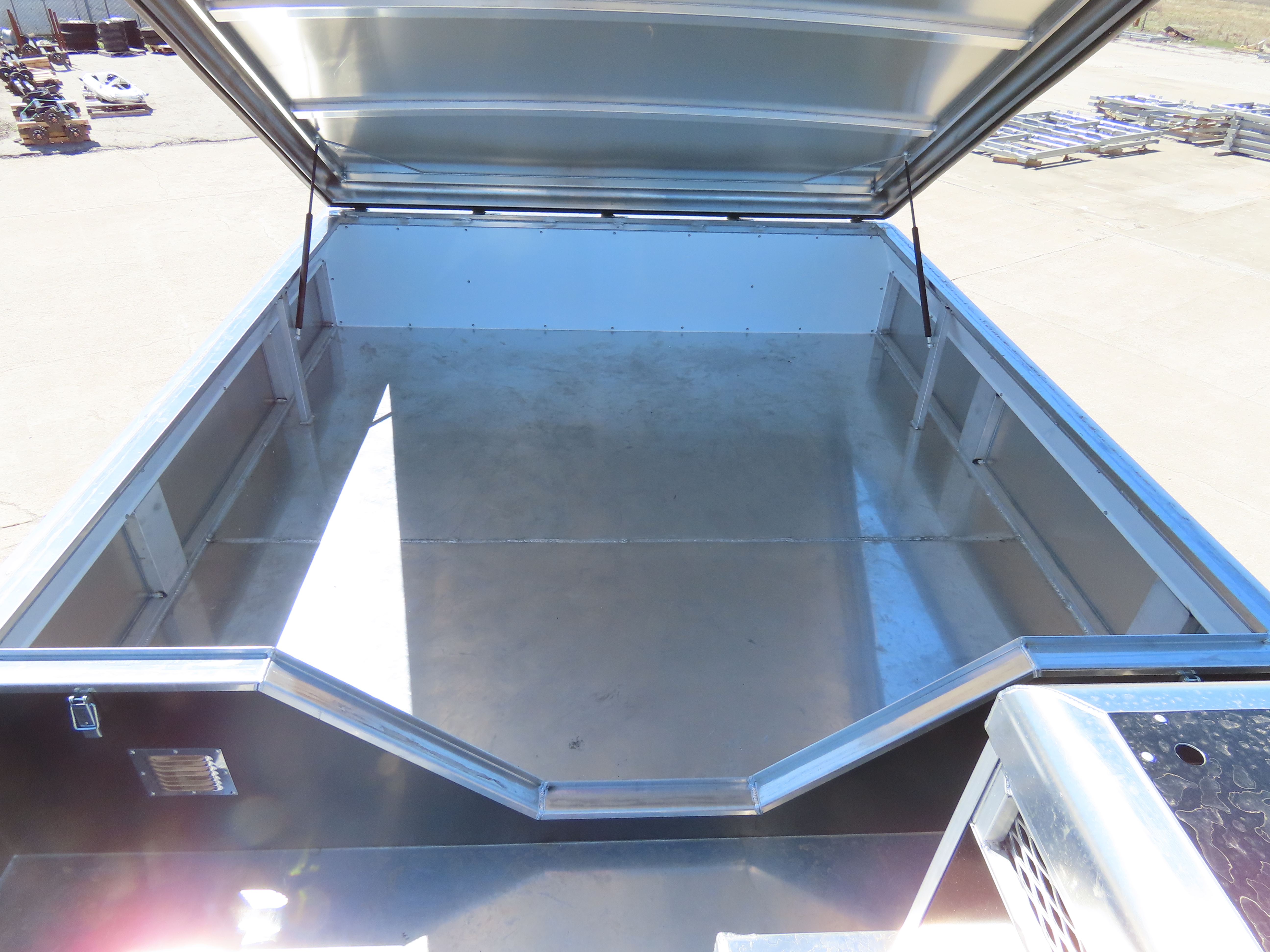 S527 4 Horse 15'4" SW Side load — photo 25